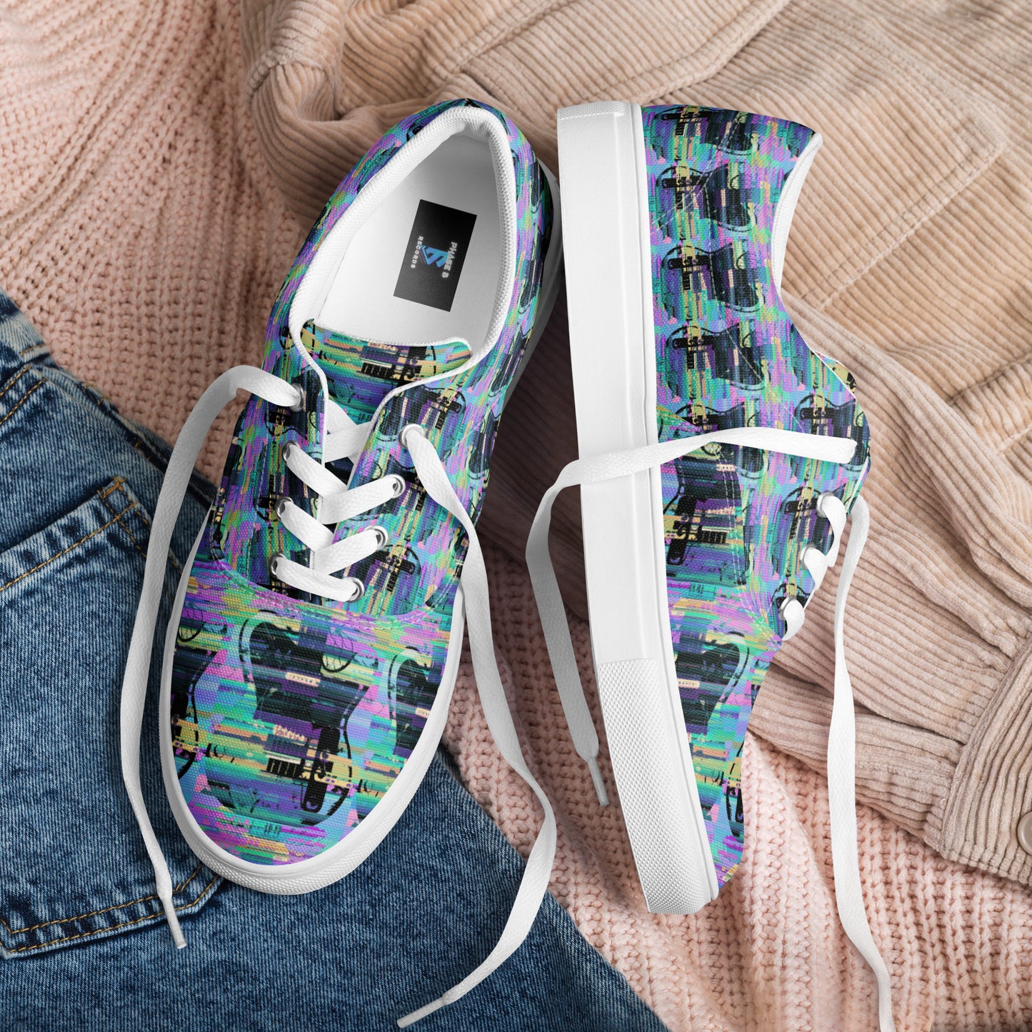 Glitch Guitar Women’s lace-up canvas shoes
